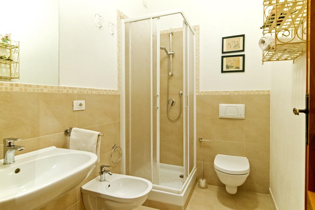 Mimi Rooms Кальярі Номер фото