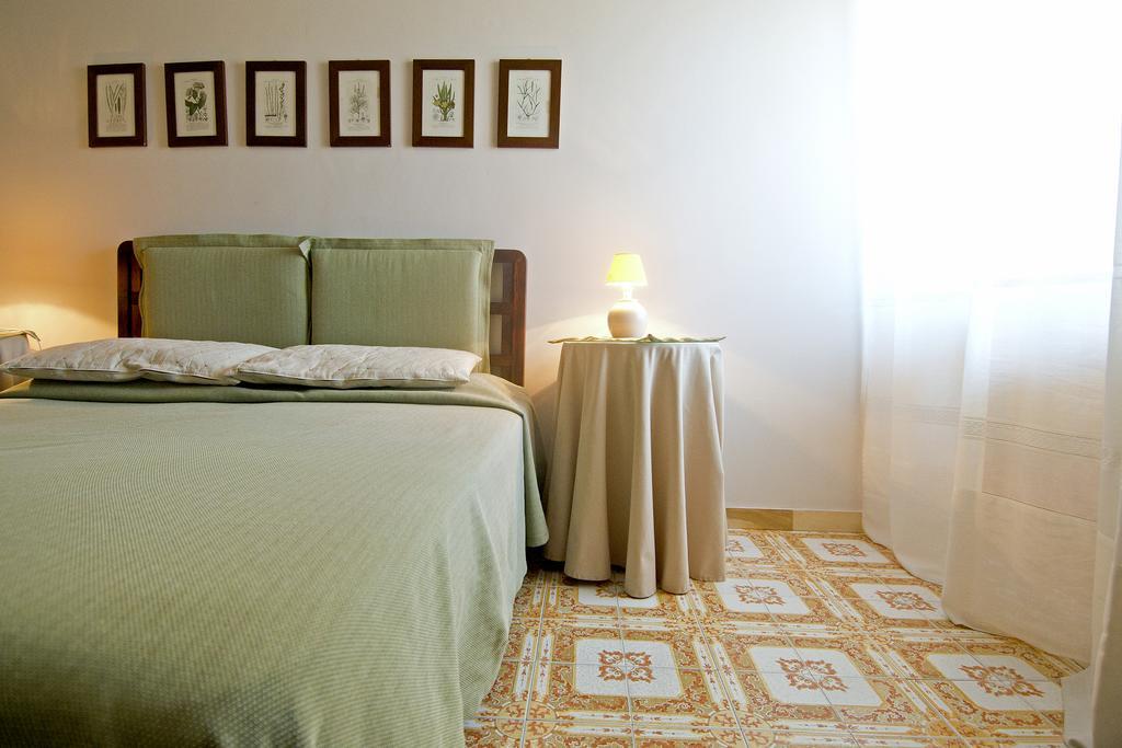 Mimi Rooms Кальярі Номер фото